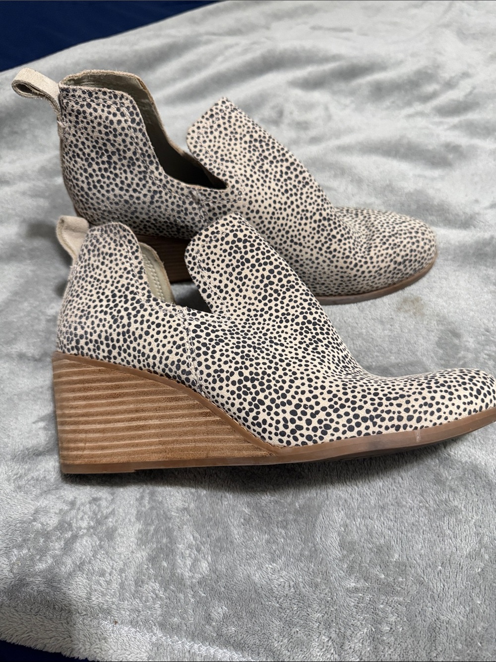 Toms Cream and Black Spotted Wedge Booties